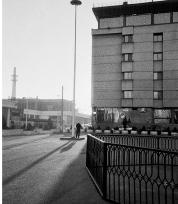 13 Morning Flâneuring (Lomography), II