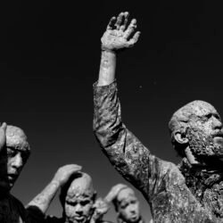 EbrahimNoroozi_item_03 Ebrahim Noroozi - Mourners III